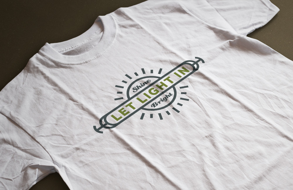 Withe short sleeved shirt with